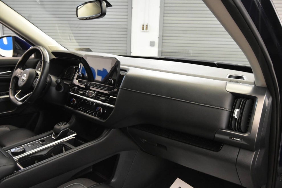 2022 Nissan Pathfinder SL AWD 4dr SUV, Blue, Mileage: 76,574 - photo 16