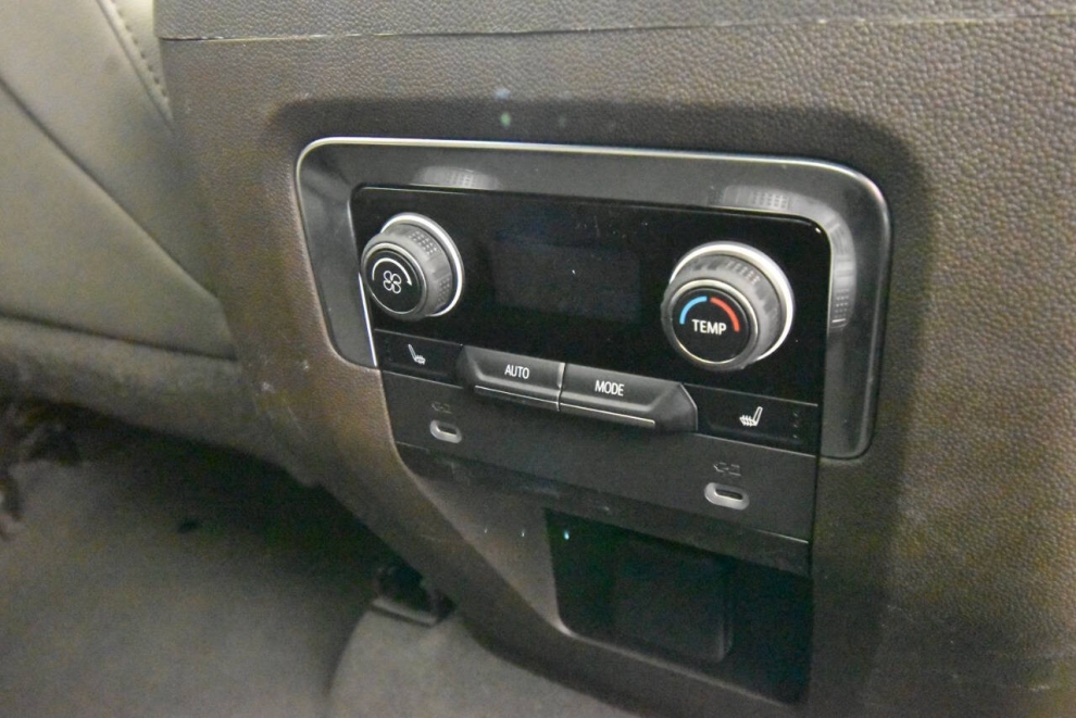 2022 Chevrolet Tahoe LT 4x4 4dr SUV, Gray, Mileage: 95,949 - photo 17