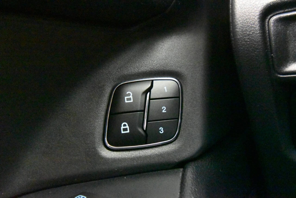 2023 Ford Expedition MAX XLT 4x4 4dr SUV, Gray, Mileage: 88,168 - photo 30