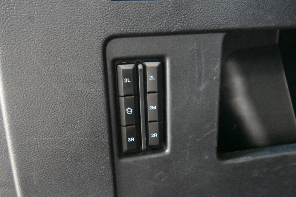 2023 Ford Expedition MAX XLT 4x4 4dr SUV, Gray, Mileage: 88,168 - photo 35