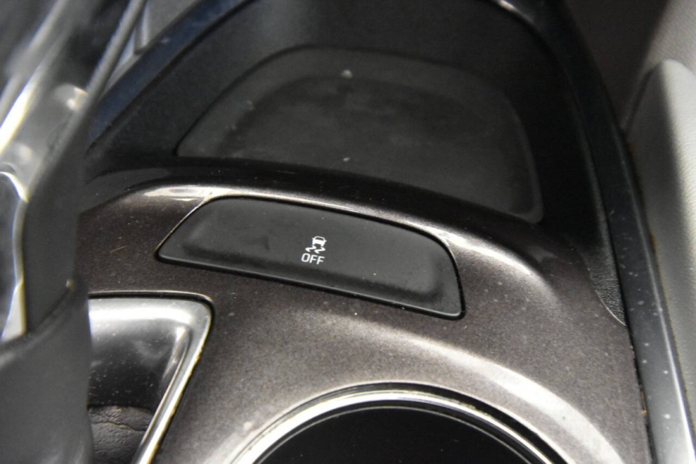 2022 Chevrolet Malibu LT 4dr Sedan, Gold, Mileage: 88,737 - photo 18