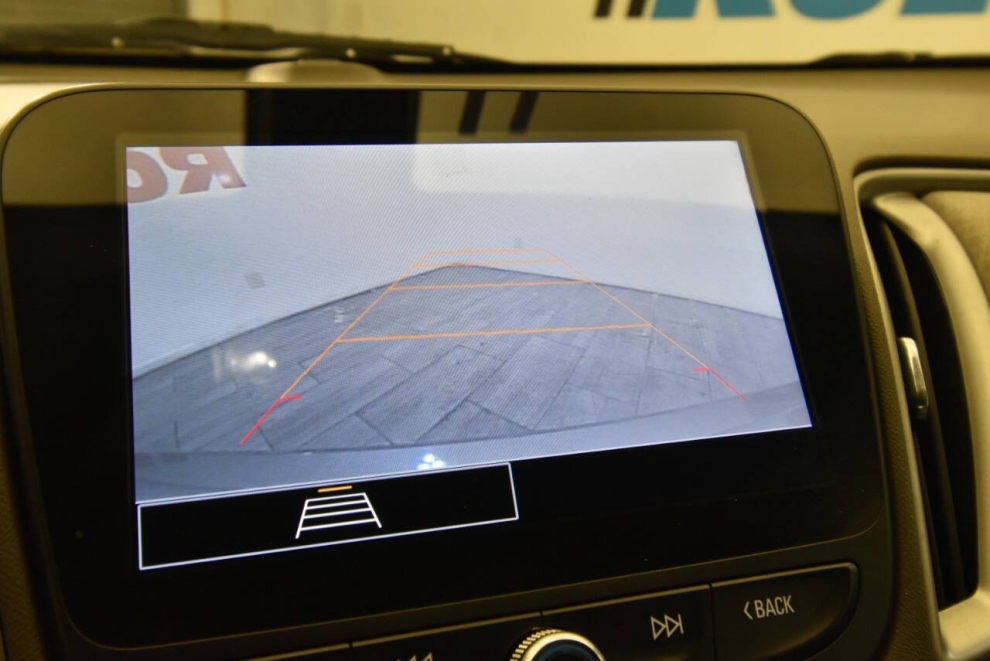 2022 Chevrolet Malibu LT 4dr Sedan, Gold, Mileage: 88,737 - photo 21