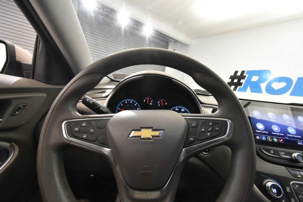 2022 Chevrolet Malibu LT 4dr Sedan, Gold, Mileage: 88,737 - photo 24