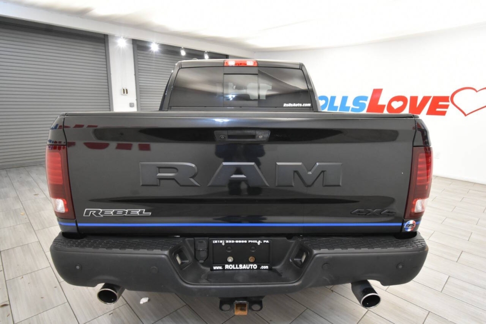 2016 RAM 1500 Rebel 4x4 4dr Crew Cab 5.5 ft. SB Pickup, Black, Mileage: 117,457 - photo 3