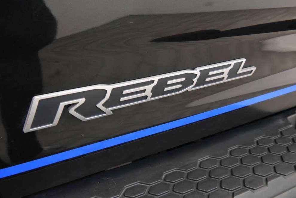 2016 RAM 1500 Rebel 4x4 4dr Crew Cab 5.5 ft. SB Pickup, Black, Mileage: 117,457 - photo 33