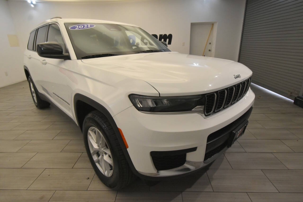 2021 Jeep Grand Cherokee L Laredo 4x4 4dr SUV, White, Mileage: 82,326 - photo 6