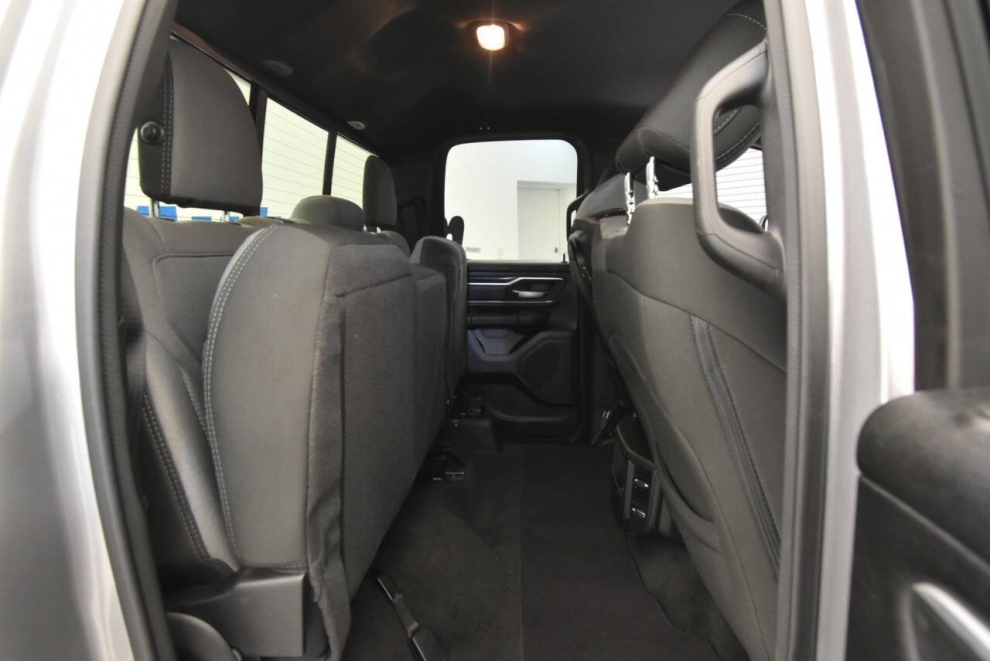 2023 RAM 1500 Big Horn 4x4 4dr Quad Cab 6.4 ft. SB Pickup, Silver, Mileage: 49,292 - photo 15