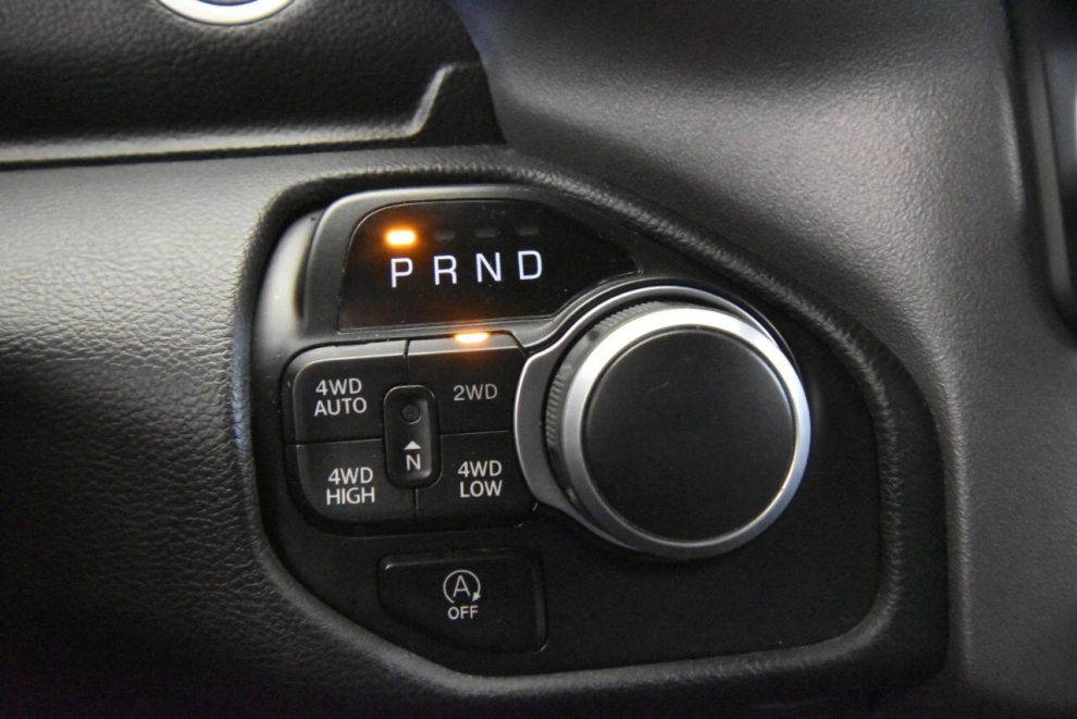 2023 RAM 1500 Big Horn 4x4 4dr Quad Cab 6.4 ft. SB Pickup, Silver, Mileage: 49,292 - photo 17