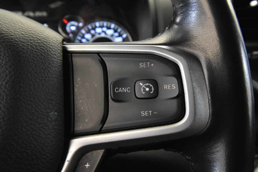 2023 RAM 1500 Big Horn 4x4 4dr Quad Cab 6.4 ft. SB Pickup, Silver, Mileage: 49,292 - photo 25