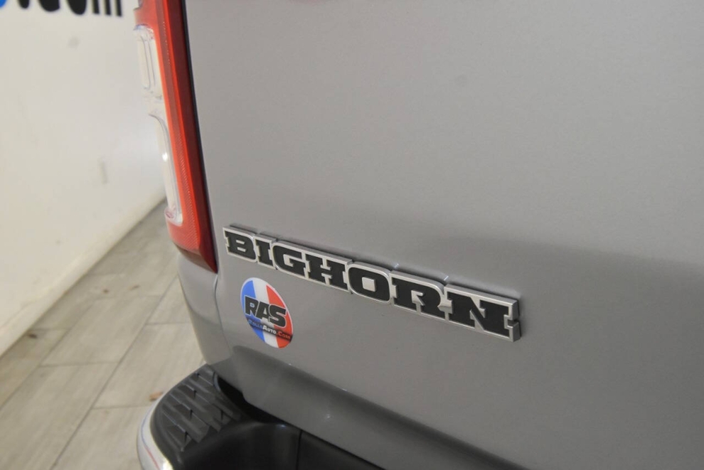 2023 RAM 1500 Big Horn 4x4 4dr Quad Cab 6.4 ft. SB Pickup, Silver, Mileage: 49,292 - photo 29