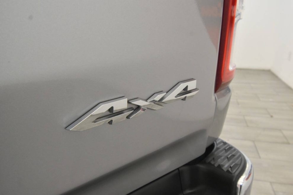 2023 RAM 1500 Big Horn 4x4 4dr Quad Cab 6.4 ft. SB Pickup, Silver, Mileage: 49,292 - photo 30