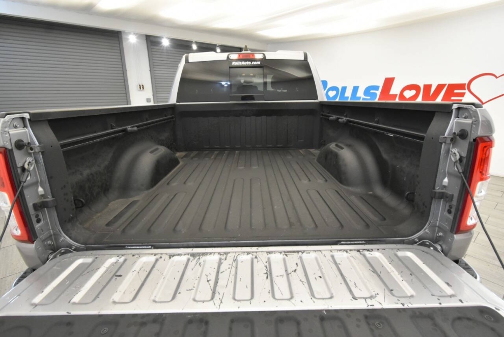 2023 RAM 1500 Big Horn 4x4 4dr Quad Cab 6.4 ft. SB Pickup, Silver, Mileage: 49,292 - photo 31