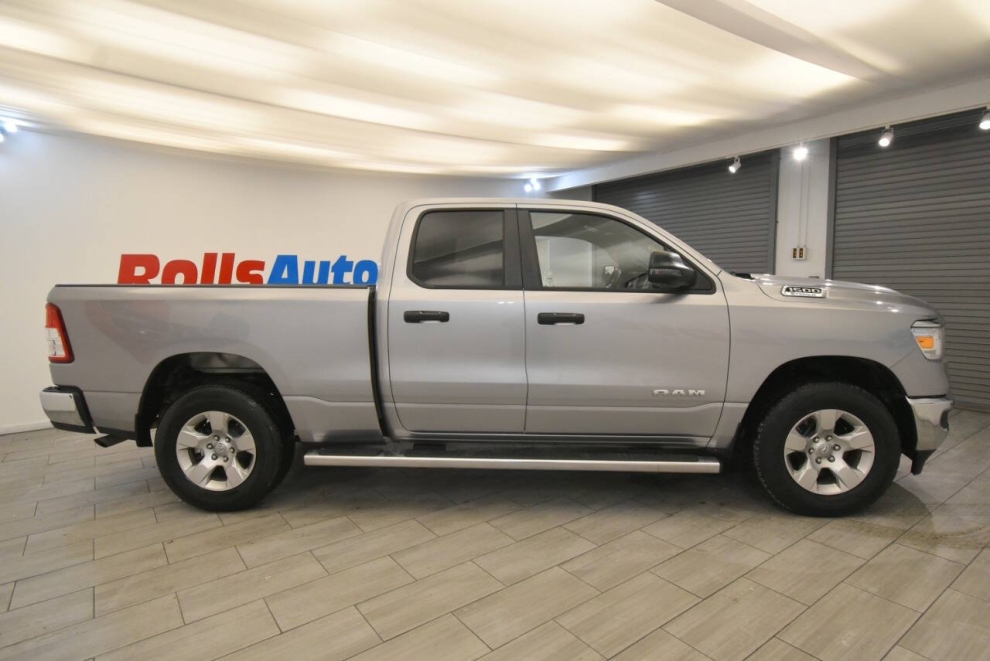 2023 RAM 1500 Big Horn 4x4 4dr Quad Cab 6.4 ft. SB Pickup, Silver, Mileage: 49,292 - photo 5
