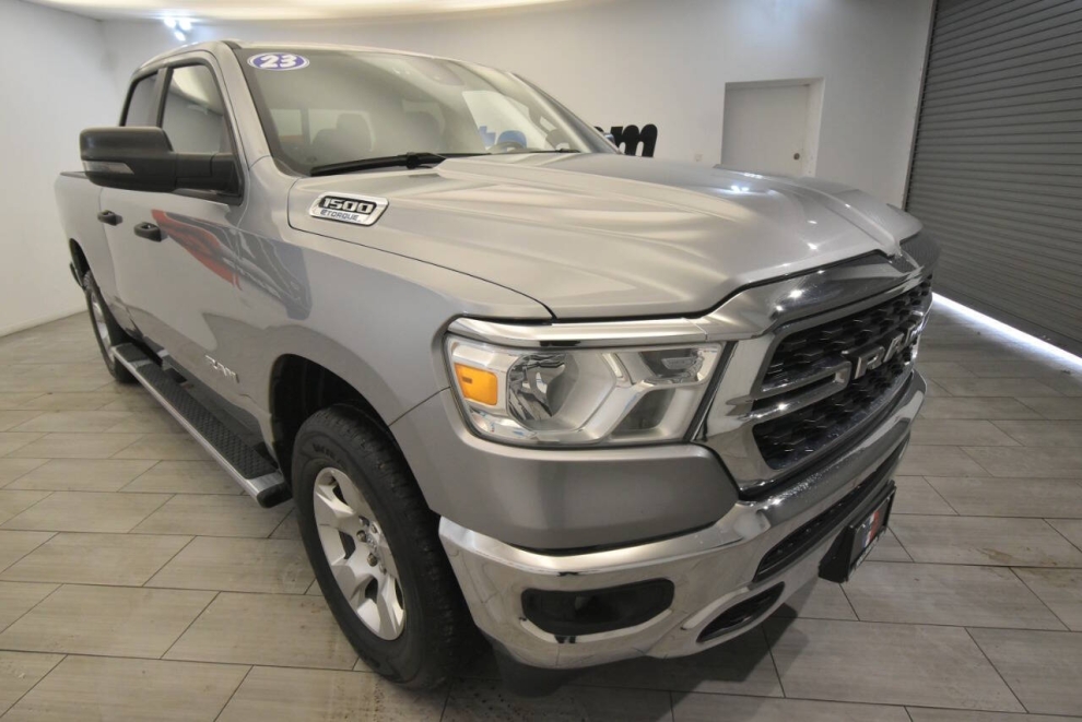2023 RAM 1500 Big Horn 4x4 4dr Quad Cab 6.4 ft. SB Pickup, Silver, Mileage: 49,292 - photo 6