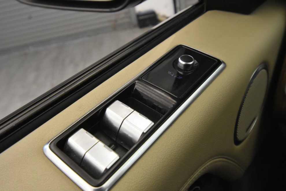 2018 Land Rover Range Rover Supercharged LWB AWD 4dr SUV, Gray, Mileage: 102,332 - photo 32