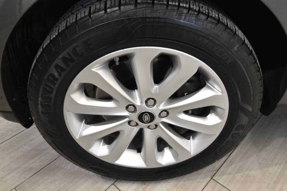 2018 Land Rover Range Rover Supercharged LWB AWD 4dr SUV, Gray, Mileage: 102,332 - photo 9