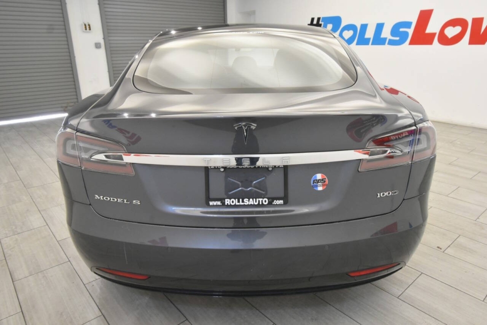 2018 Tesla Model S 100D AWD 4dr Liftback, Gray, Mileage: 64,372 - photo 3