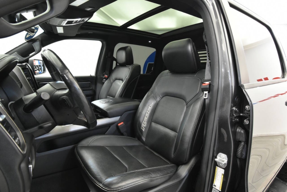 2020 RAM 1500 Rebel 4x4 4dr Crew Cab 5.6 ft. SB Pickup, Gray, Mileage: 93,438 - photo 10