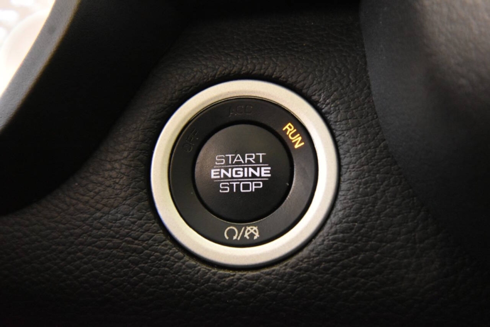 2020 RAM 1500 Rebel 4x4 4dr Crew Cab 5.6 ft. SB Pickup, Gray, Mileage: 93,438 - photo 21