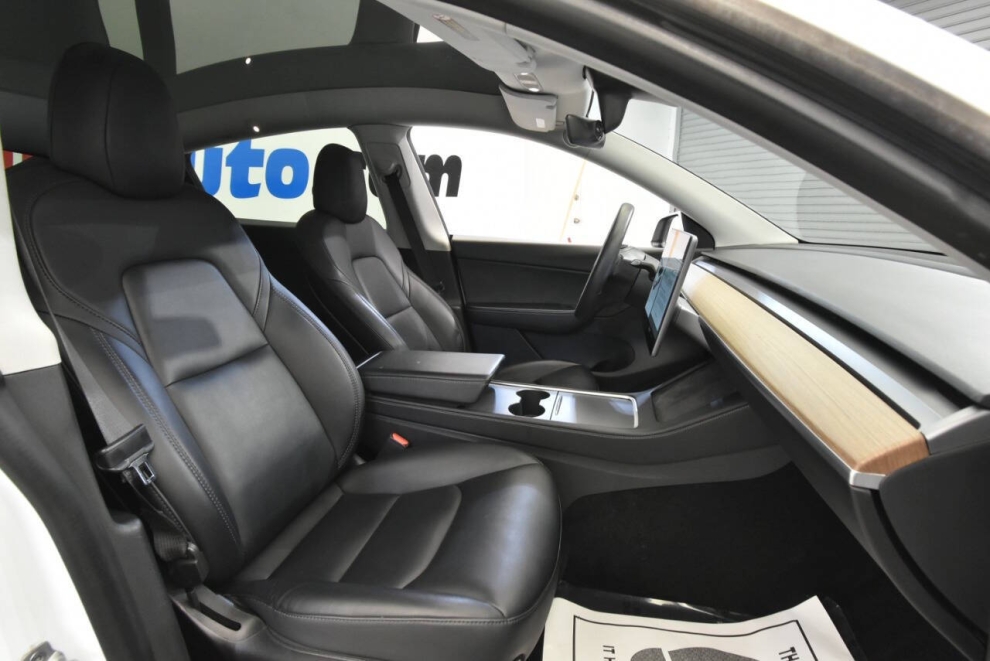 2021 Tesla Model Y Long Range AWD 4dr Crossover, White, Mileage: 75,934 - photo 14