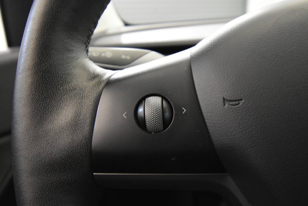 2021 Tesla Model Y Long Range AWD 4dr Crossover, White, Mileage: 75,934 - photo 21