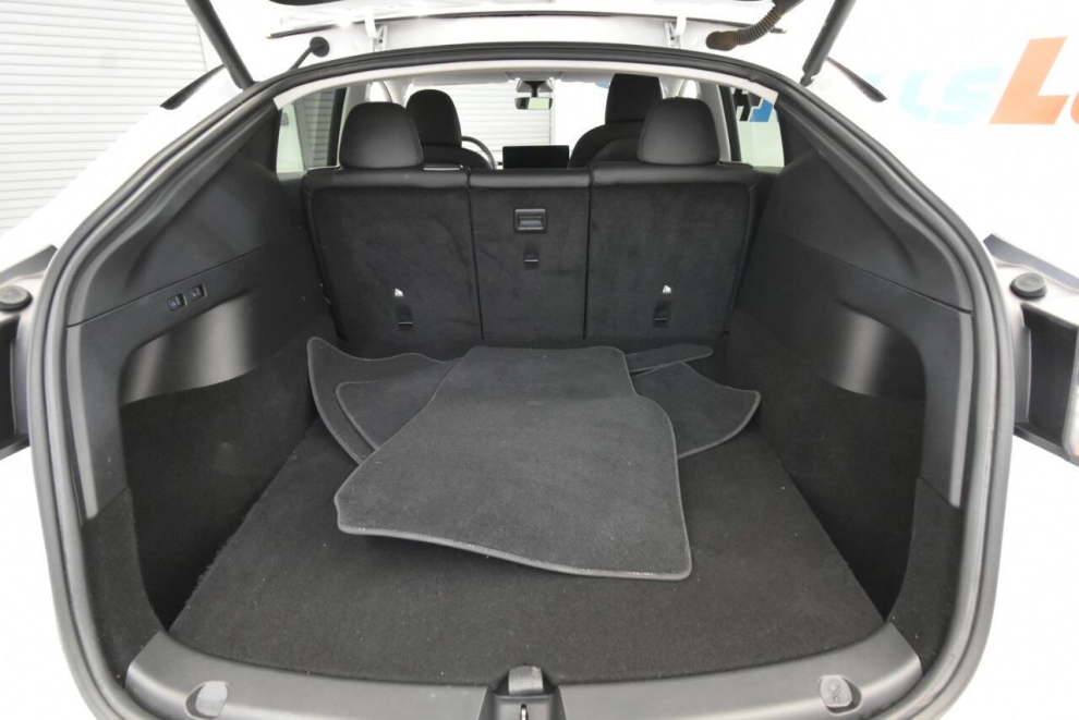 2021 Tesla Model Y Long Range AWD 4dr Crossover, White, Mileage: 75,934 - photo 26