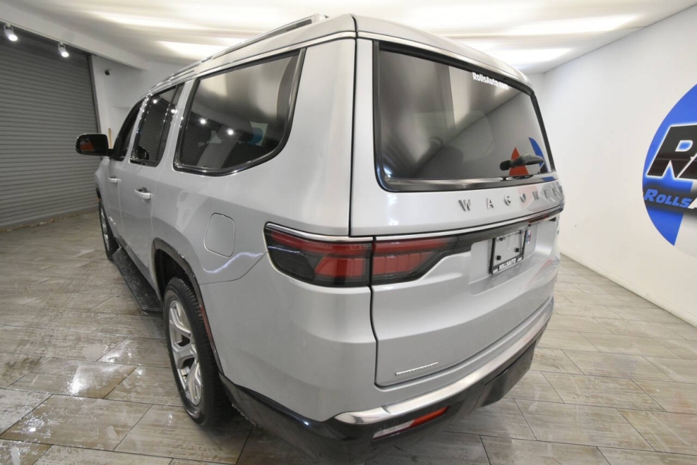 2022 Jeep Wagoneer Series II 4x4 4dr SUV, Silver, Mileage: 56,286 - photo 2