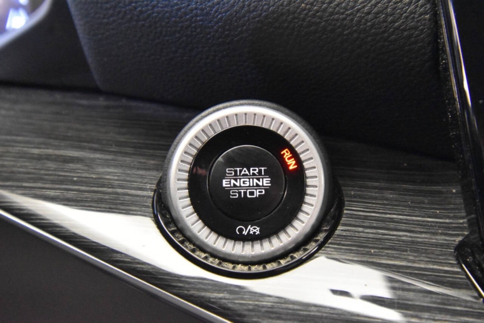 2022 Jeep Wagoneer Series II 4x4 4dr SUV, Silver, Mileage: 56,286 - photo 24