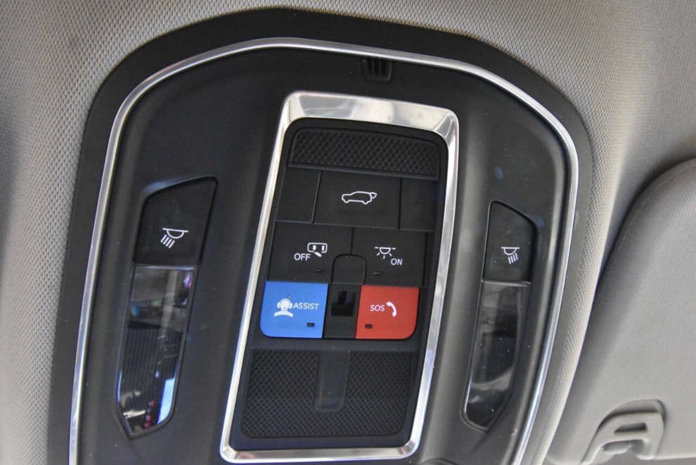 2022 Jeep Wagoneer Series II 4x4 4dr SUV, Silver, Mileage: 56,286 - photo 25