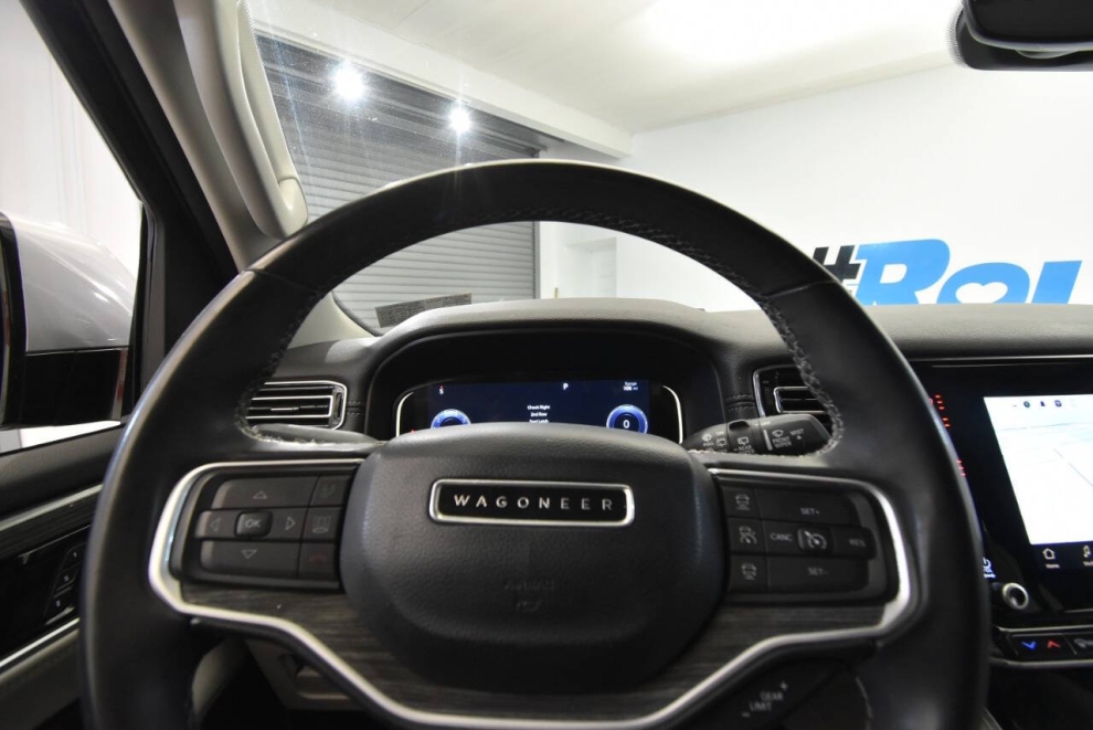 2022 Jeep Wagoneer Series II 4x4 4dr SUV, Silver, Mileage: 56,286 - photo 26