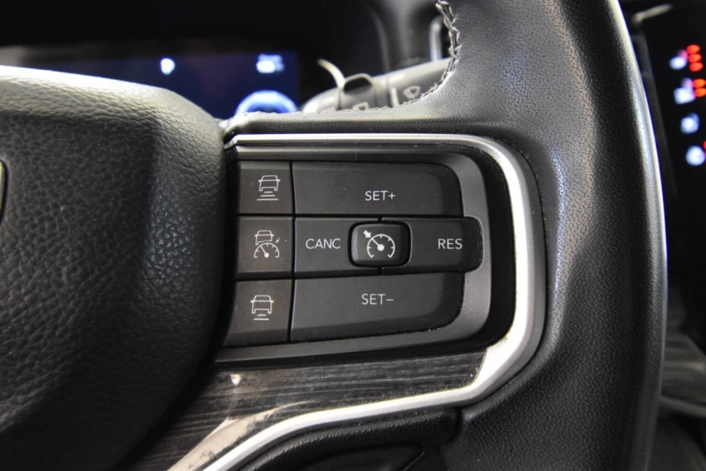 2022 Jeep Wagoneer Series II 4x4 4dr SUV, Silver, Mileage: 56,286 - photo 28