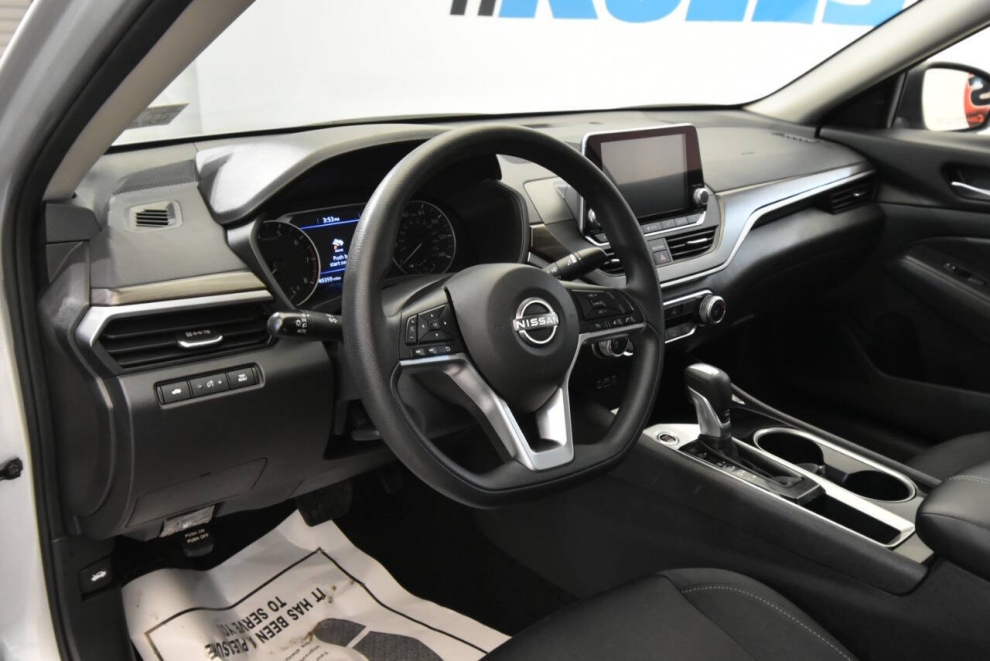 2024 Nissan Altima 2.5 SV 4dr Sedan, Silver, Mileage: 49,326 - photo 11