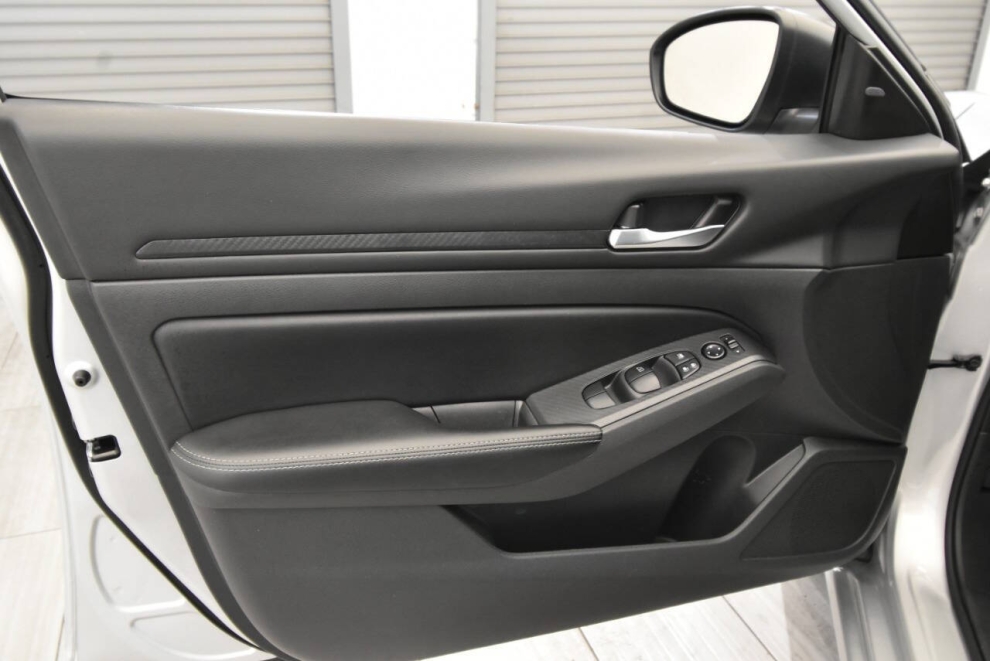 2024 Nissan Altima 2.5 SV 4dr Sedan, Silver, Mileage: 49,326 - photo 12