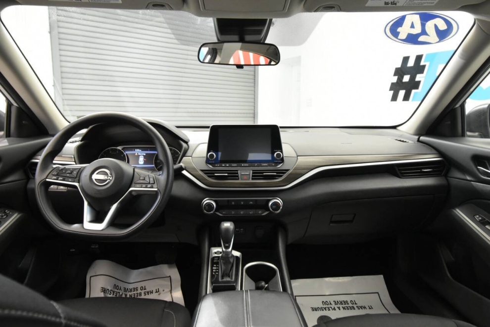 2024 Nissan Altima 2.5 SV 4dr Sedan, Silver, Mileage: 49,326 - photo 19