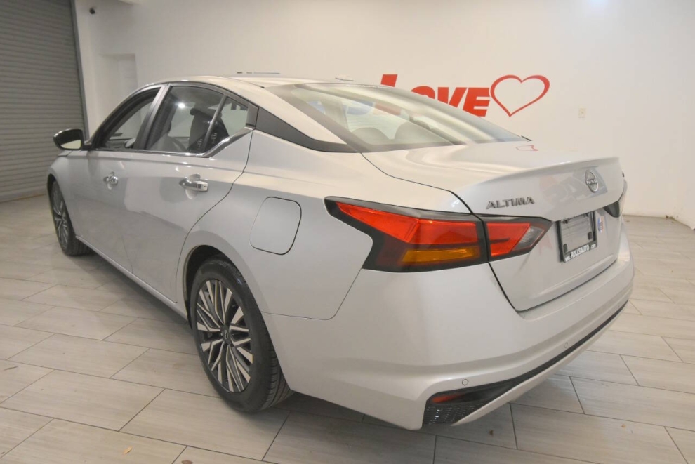 2024 Nissan Altima 2.5 SV 4dr Sedan, Silver, Mileage: 49,326 - photo 2