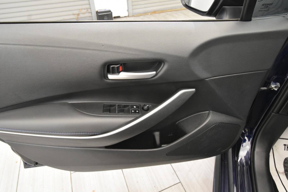 2022 Toyota Corolla SE 4dr Sedan CVT, Blue, Mileage: 43,789 - photo 12