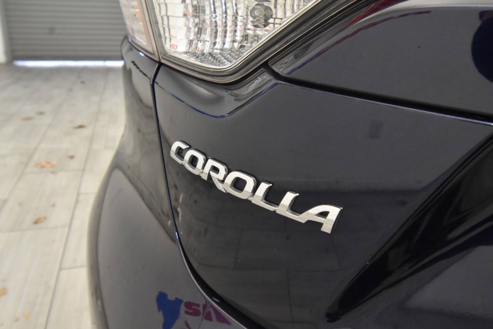 2022 Toyota Corolla SE 4dr Sedan CVT, Blue, Mileage: 43,789 - photo 29