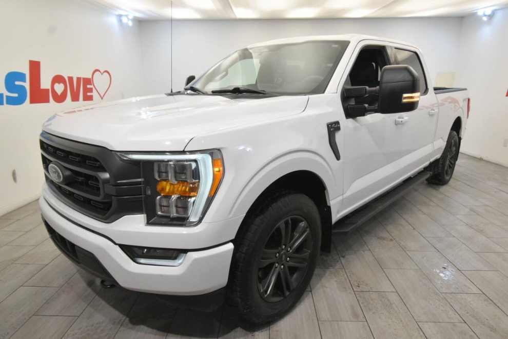 2021 Ford F-150 XLT 4x4 4dr SuperCrew 6.5 ft. SB, White, Mileage: 82,911 