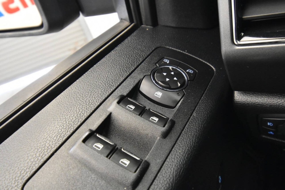 2020 Ford F-150 XLT 4x4 4dr SuperCrew 5.5 ft. SB, Gray, Mileage: 116,789 - photo 29