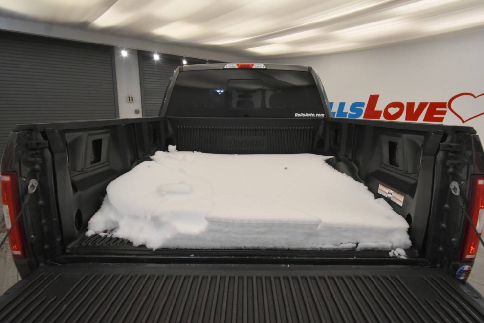 2020 Ford F-150 XLT 4x4 4dr SuperCrew 5.5 ft. SB, Gray, Mileage: 116,789 - photo 32