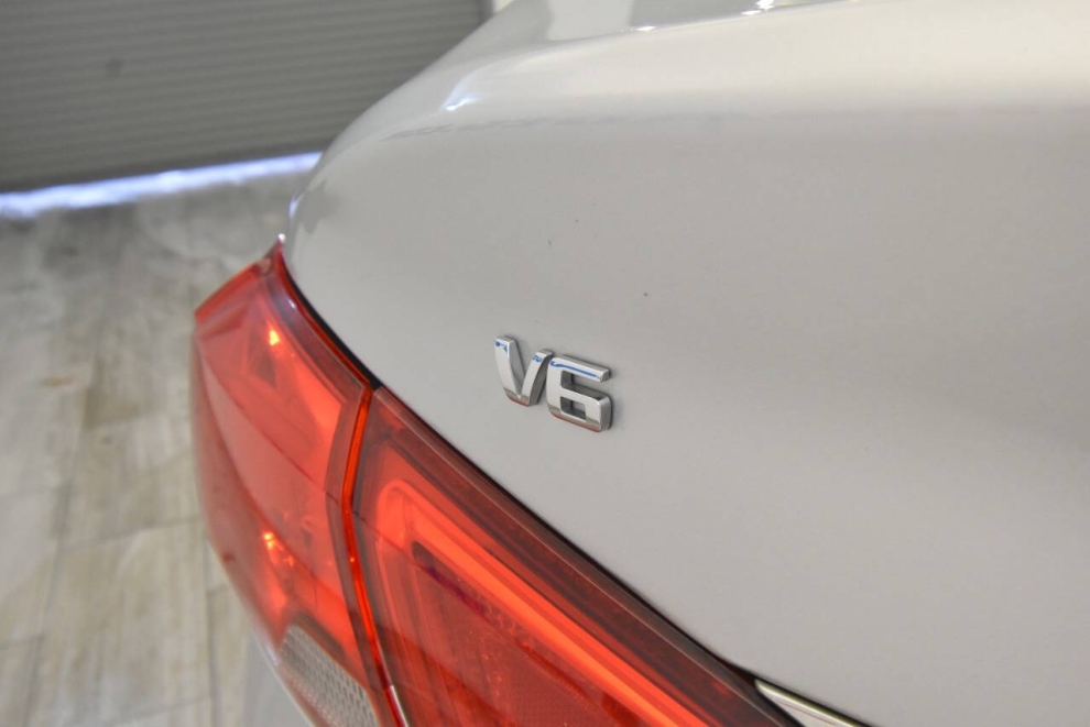 2017 Chevrolet Impala Premier 4dr Sedan, Silver, Mileage: 108,014 - photo 32