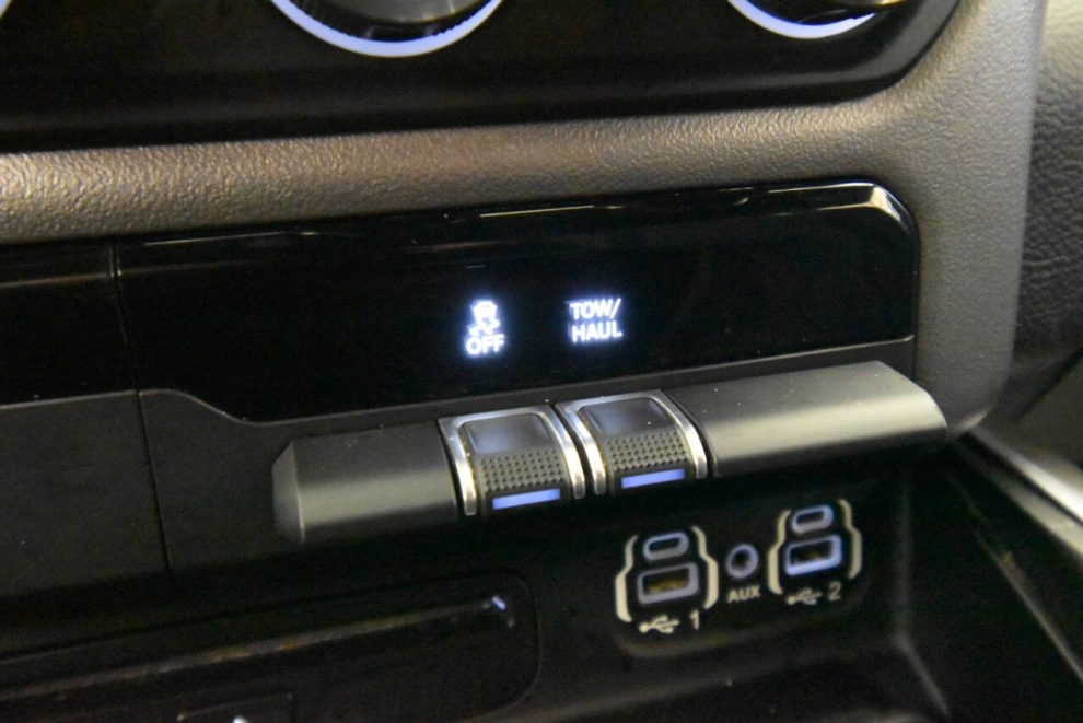 2019 RAM 1500 Big Horn 4x4 4dr Crew Cab 5.6 ft. SB Pickup, Black, Mileage: 85,356 - photo 17