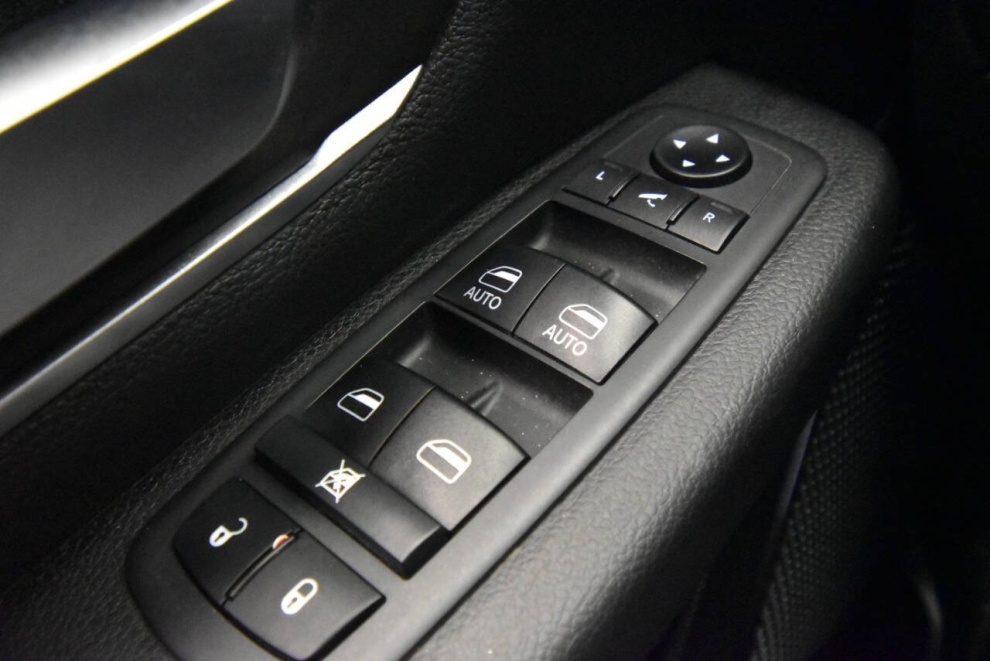 2019 RAM 1500 Big Horn 4x4 4dr Crew Cab 5.6 ft. SB Pickup, Black, Mileage: 85,356 - photo 28