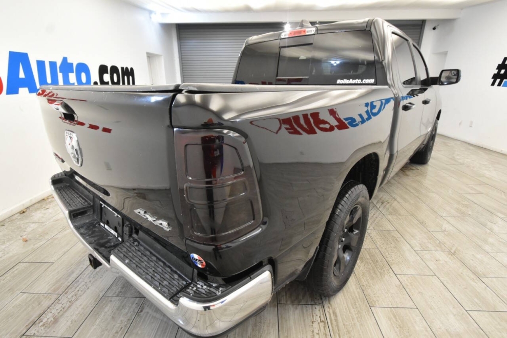 2019 RAM 1500 Big Horn 4x4 4dr Crew Cab 5.6 ft. SB Pickup, Black, Mileage: 85,356 - photo 4