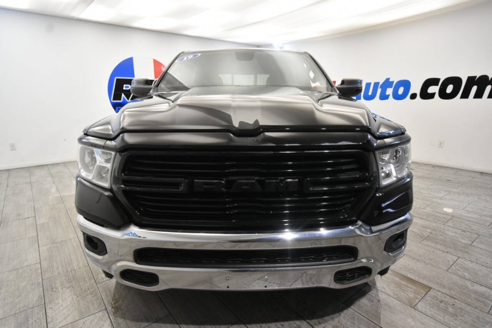 2019 RAM 1500 Big Horn 4x4 4dr Crew Cab 5.6 ft. SB Pickup, Black, Mileage: 85,356 - photo 7