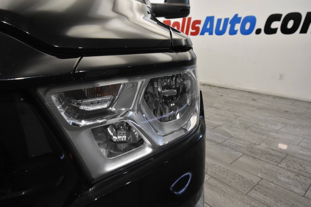 2019 RAM 1500 Big Horn 4x4 4dr Crew Cab 5.6 ft. SB Pickup, Black, Mileage: 85,356 - photo 8