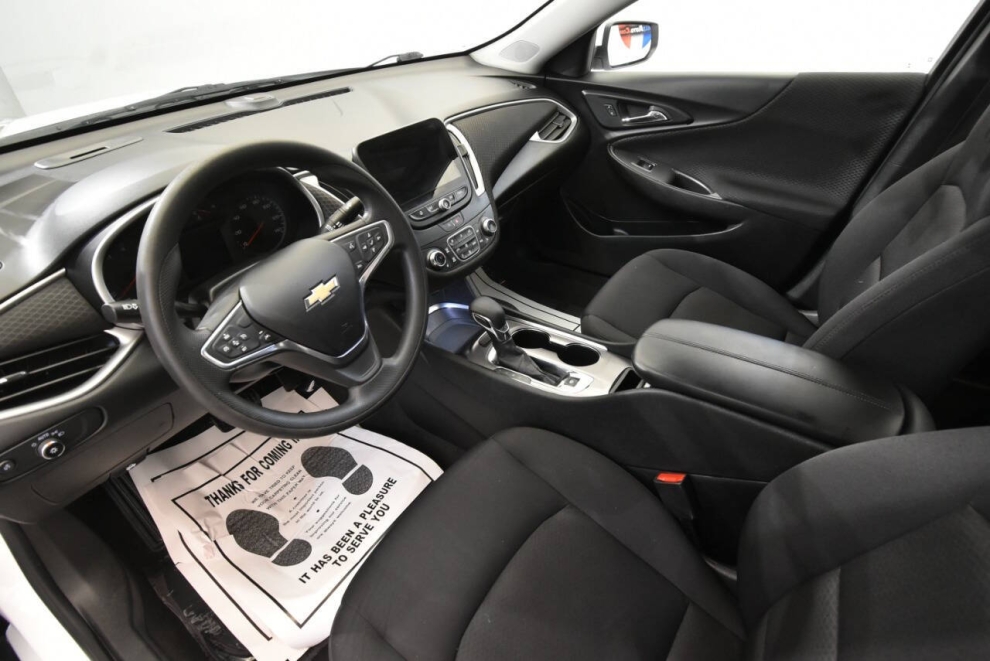2023 Chevrolet Malibu LT 4dr Sedan w/1LT, White, Mileage: 93,936 - photo 11