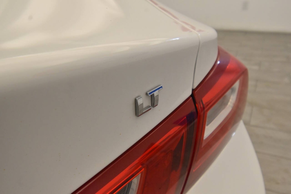 2023 Chevrolet Malibu LT 4dr Sedan w/1LT, White, Mileage: 93,936 - photo 31