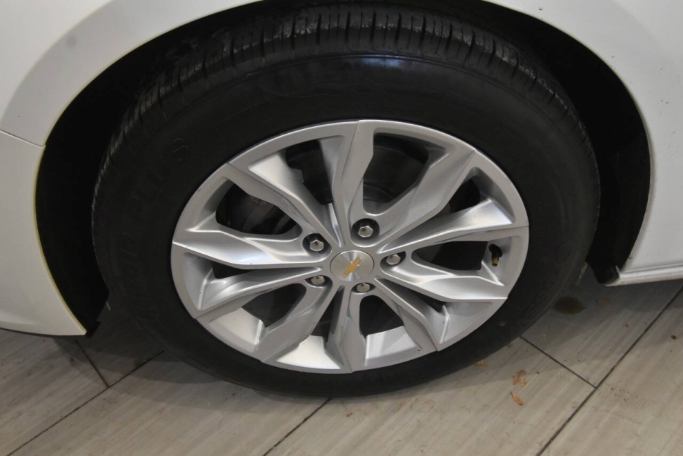 2023 Chevrolet Malibu LT 4dr Sedan w/1LT, White, Mileage: 93,936 - photo 9