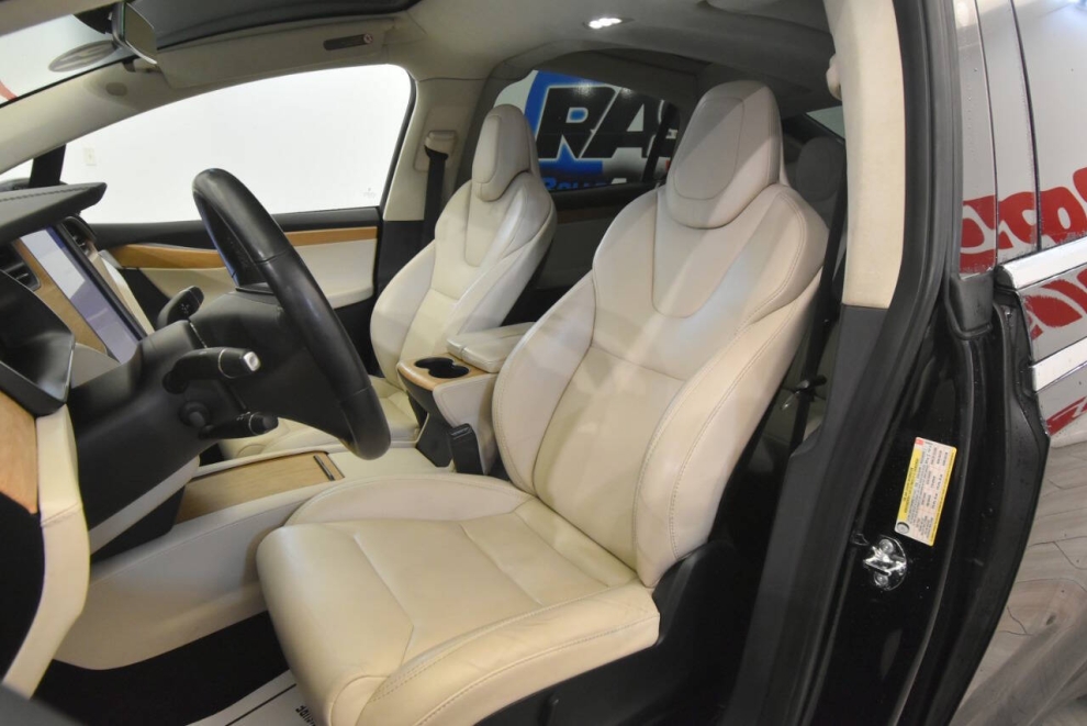 2019 Tesla Model X 100D AWD 4dr SUV, Black, Mileage: 103,958 - photo 10